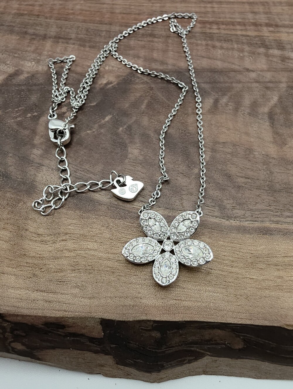 Swarovski Swan Brand Clear Crystal Pave Flower Necklace Dainty Minimalist